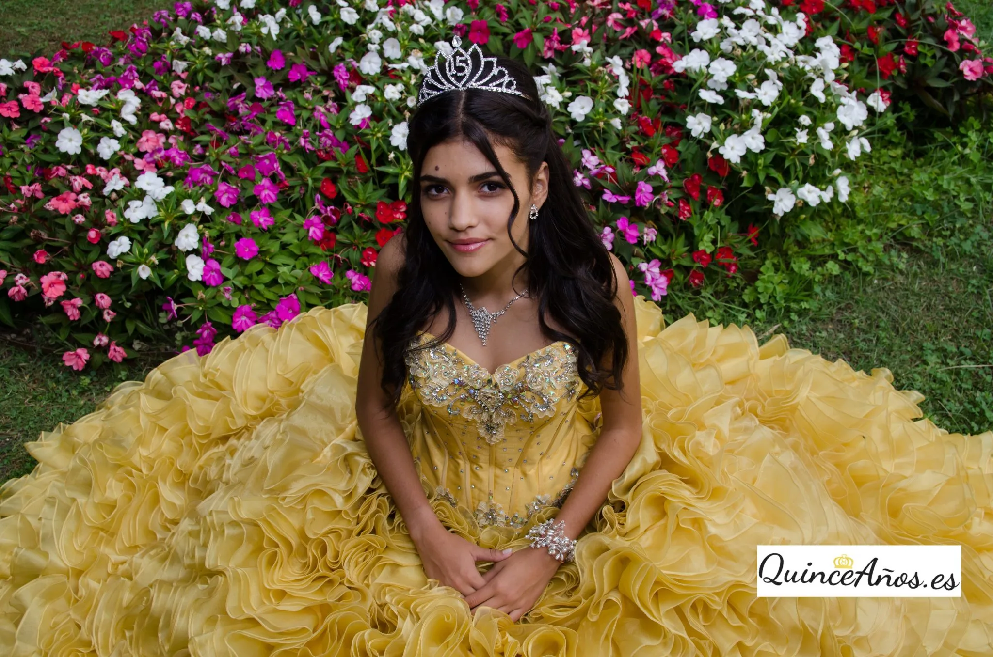 quinceañera amarillo
