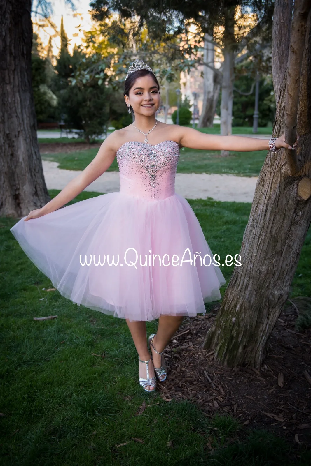 vestido corto rosa pedreria