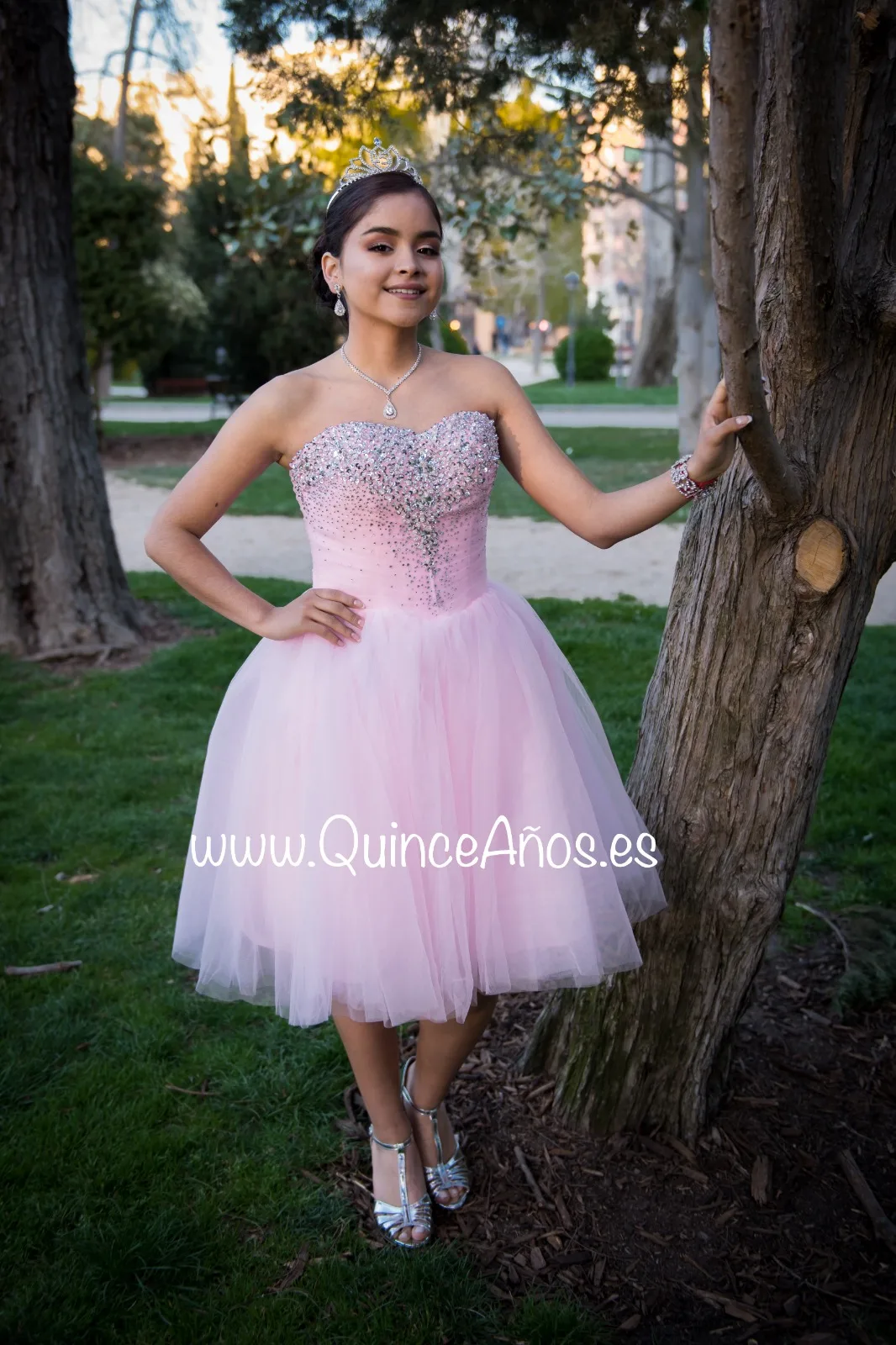 vestido corto rosa pedreria