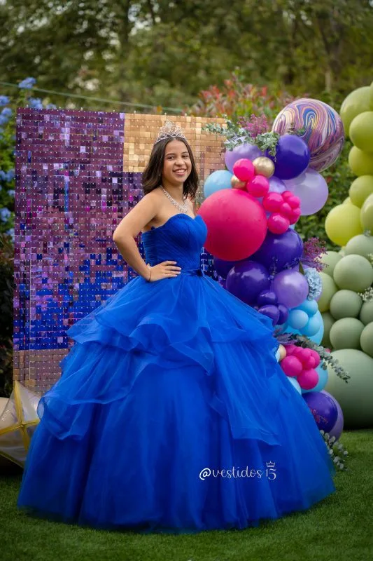Your Debutante Ball: A Night of Elegance with Vestidos15