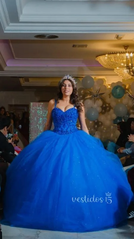 Celebre sua Festa de Debutantes com a Vestidos15: Um Mundo de Encanto e Elegância