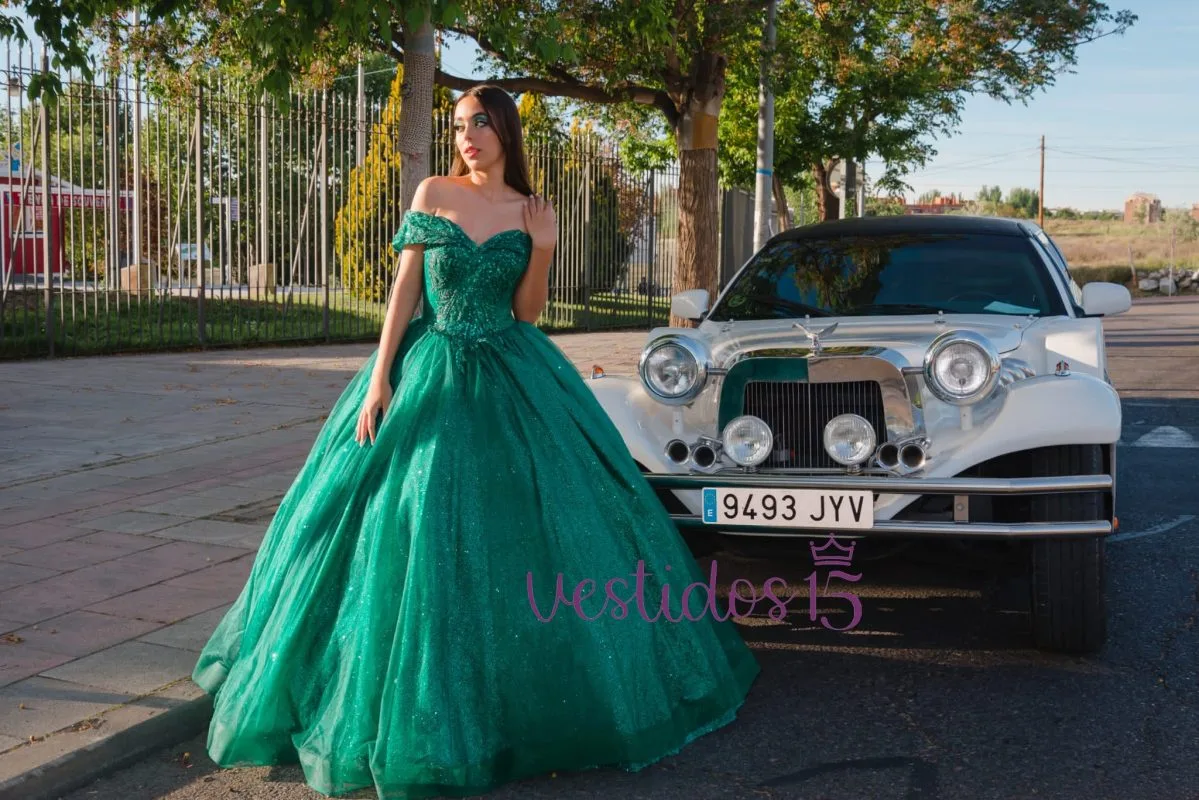 Descubre cómo Elegir la Limusina Perfecta para tus Quince Años: Guía Práctica