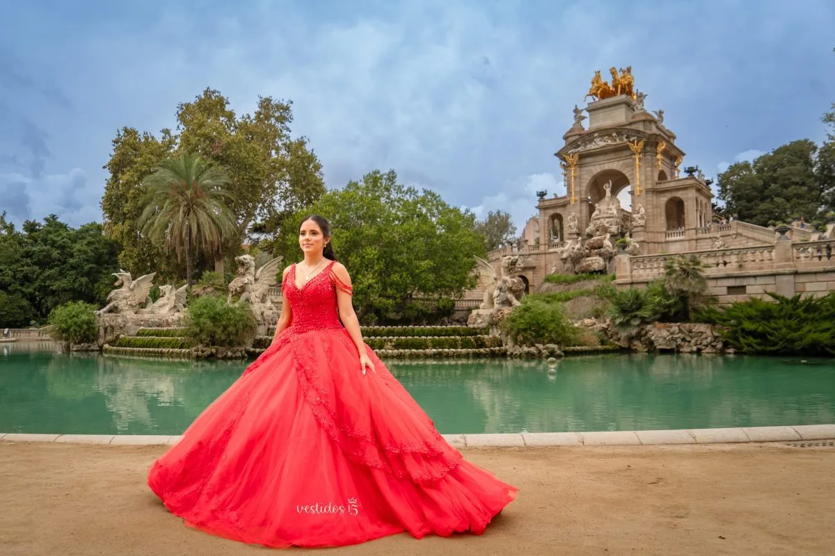 Increíbles Sesiones de Fotos para Quinceañeras en Barcelona: Vestidos, Accesorios y Recuerdos en Vestidos15