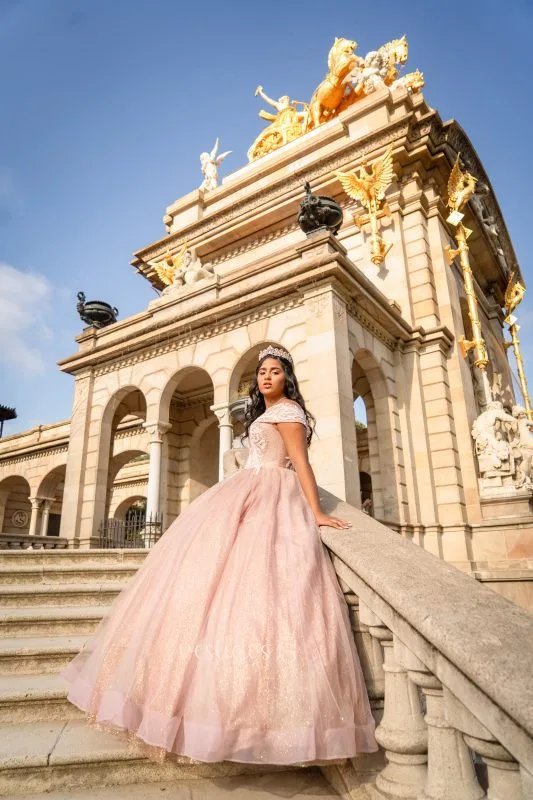 Increíbles Sesiones de Fotos para Quinceañeras en Barcelona: Vestidos, Accesorios y Recuerdos en Vestidos15