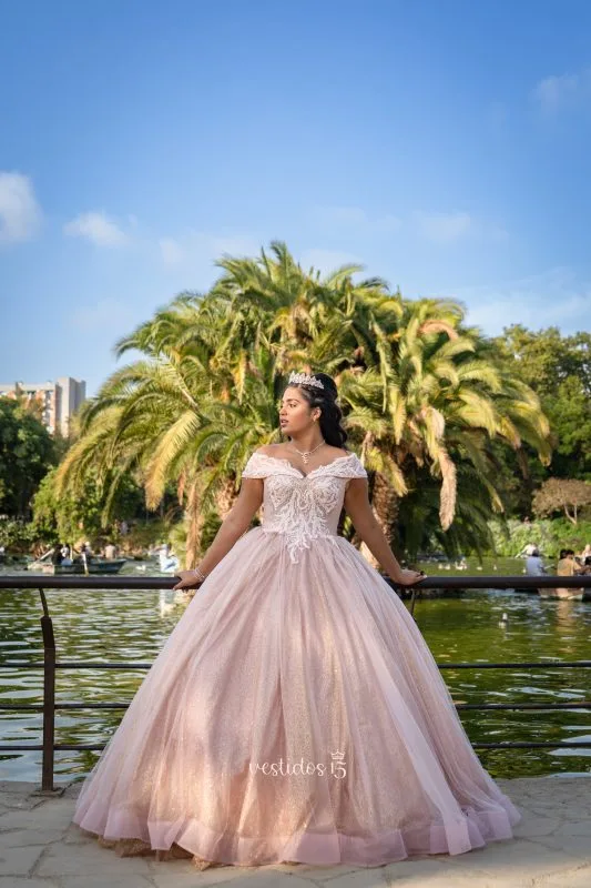 Increíbles Sesiones de Fotos para Quinceañeras en Barcelona: Vestidos, Accesorios y Recuerdos en Vestidos15