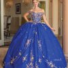 Vestido de 15 años azul zafiro corte princesa con bordados dorados