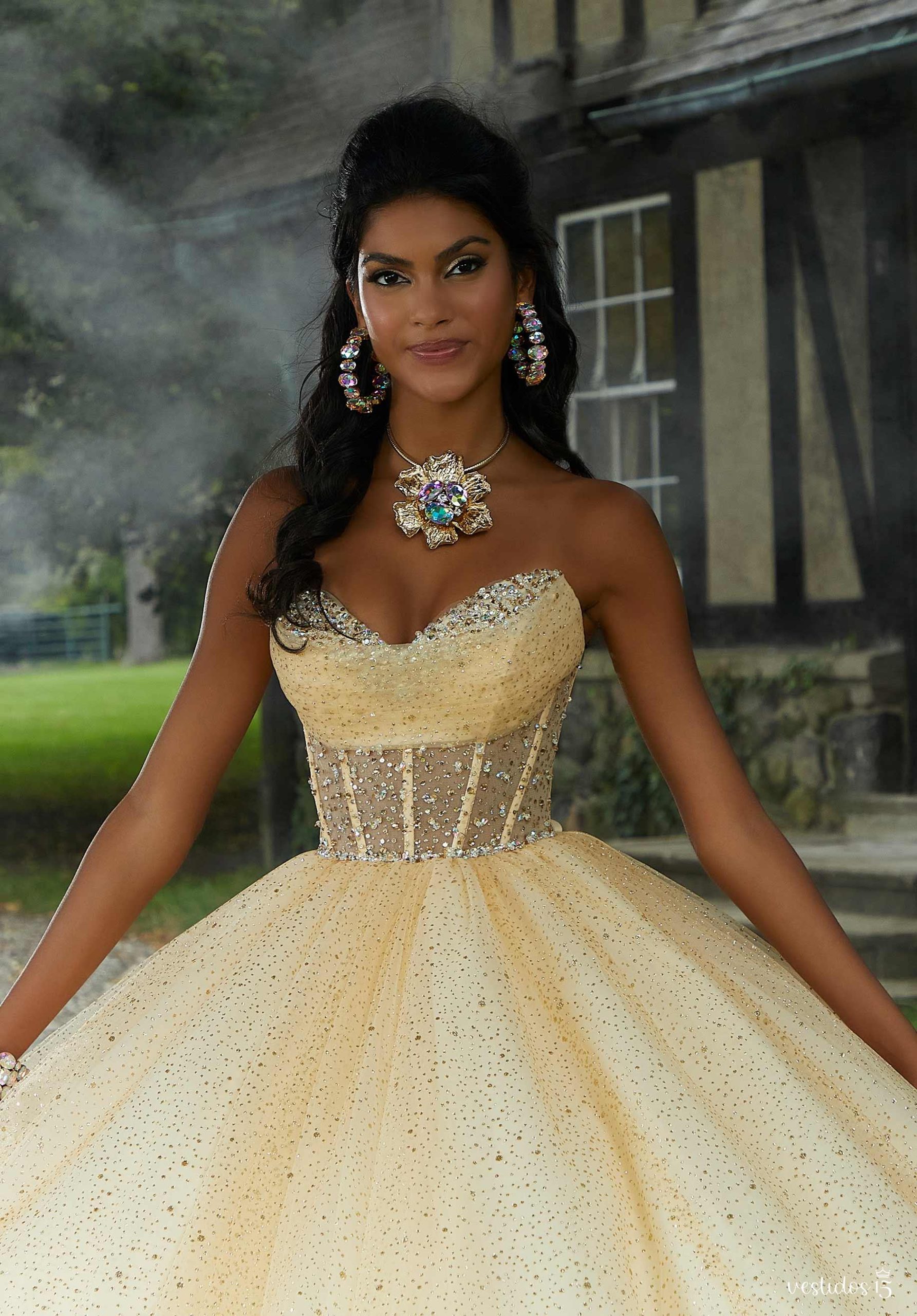 Alternative view of Vestido de 15 años Aleida Amarillo