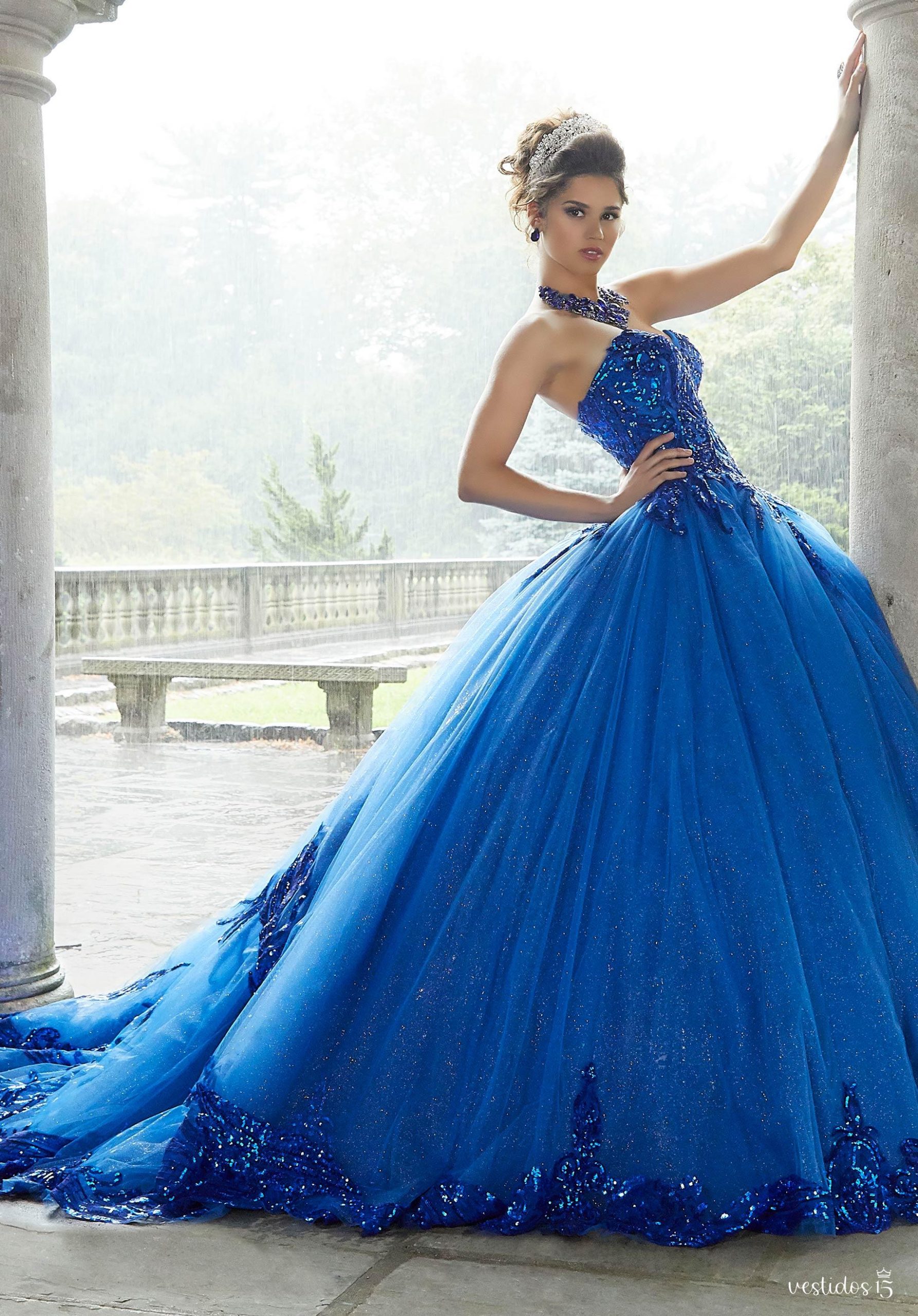 Vestido de 15 años Amparo Azul rey