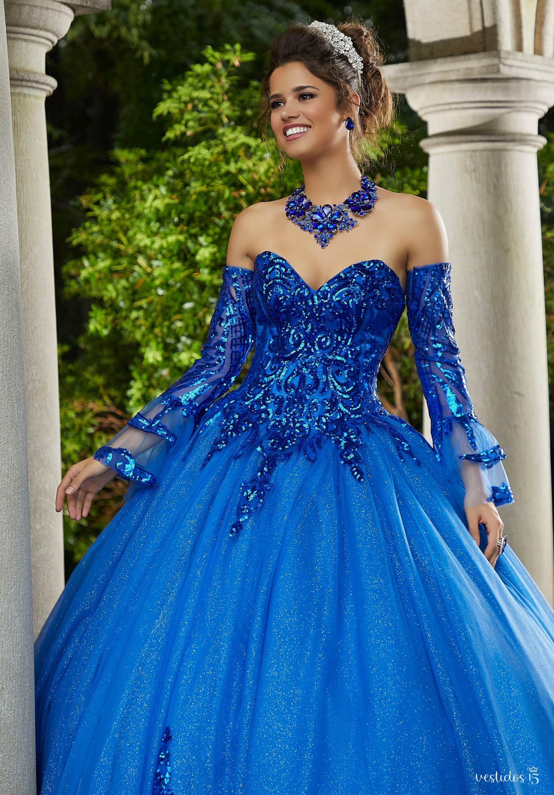 Alternative view of Vestido de 15 años Amparo Azul rey