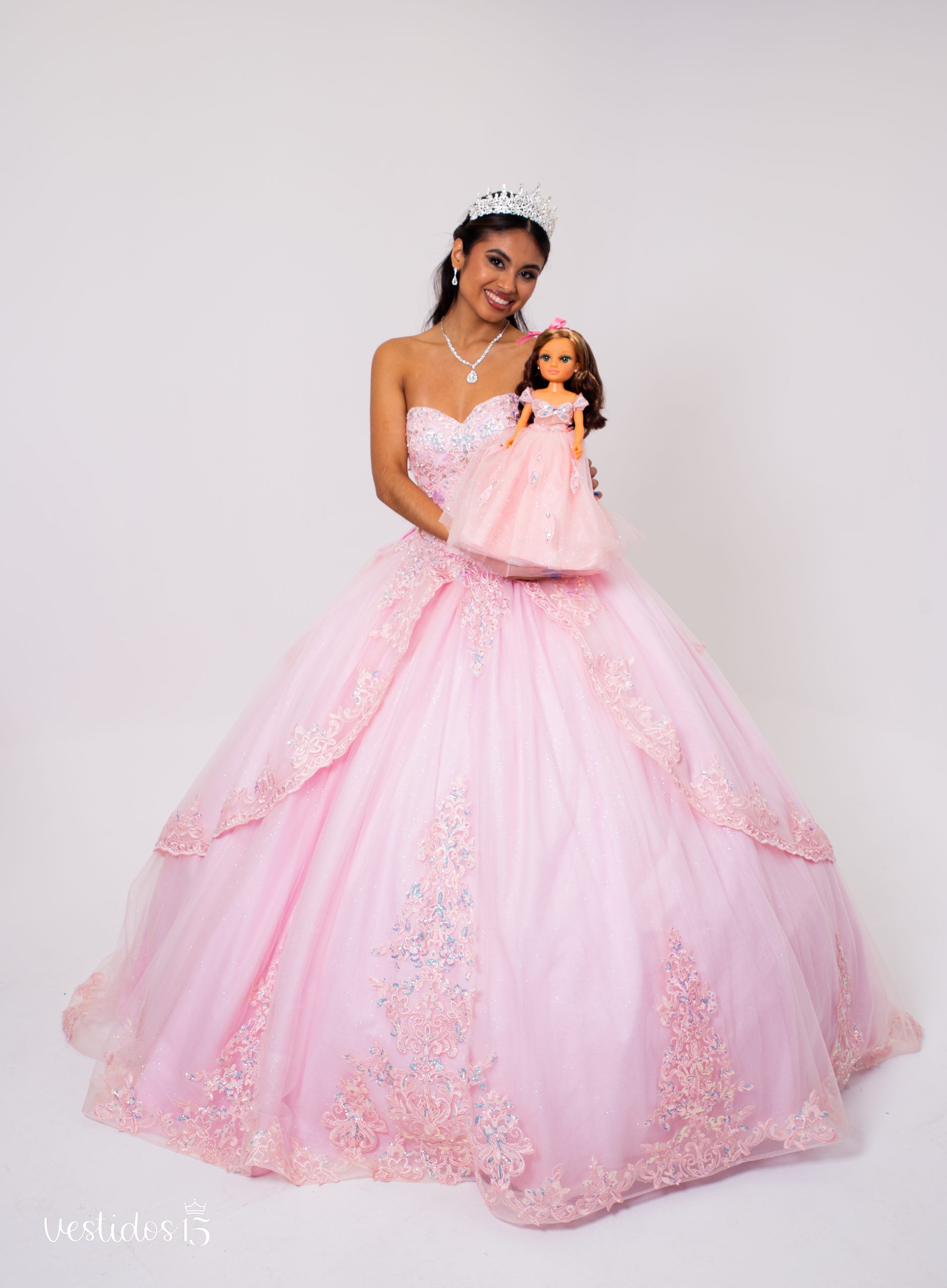 Alternative view of Muñeca Quinceañera Rosa