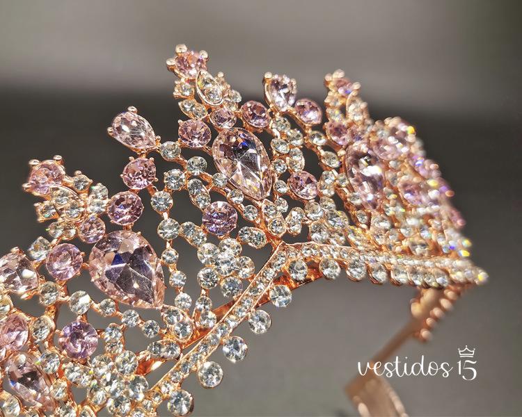 Alternative view of Tiara Rosa