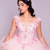 Vestido de quinceañera rosa corte princesa con flores y encaje