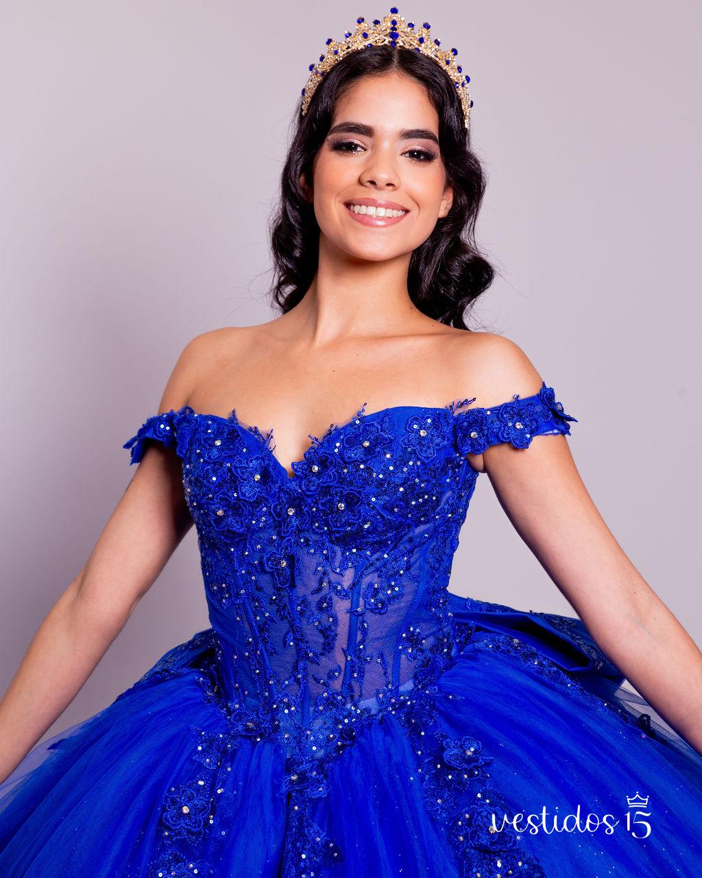 Vestido de 15 años azul rey