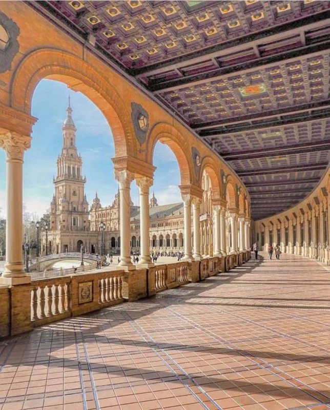 ¿Eres de Sevilla? Te dejamos ideas creativas para tu sesión de fotos de XV años.