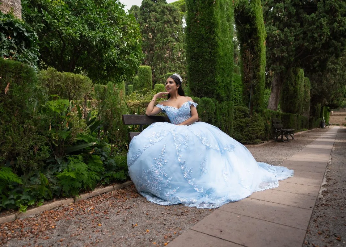 Anota estas ideas creativas para tu sesión de fotos de XV años en Valencia, España Anota estas ideas creativas para tu sesión de fotos de XV años en Valencia, España