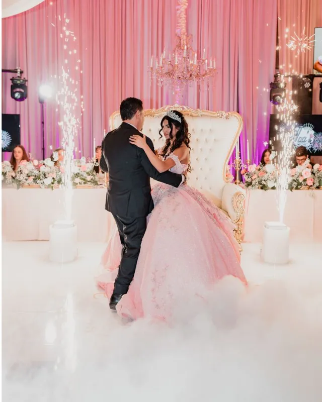 Guía para papás de quinceañeras: cómo sobrevivir y disfrutar de los 15 años de tu hija Guía para papás de quinceañeras: cómo sobrevivir y disfrutar de los 15 años de tu hija