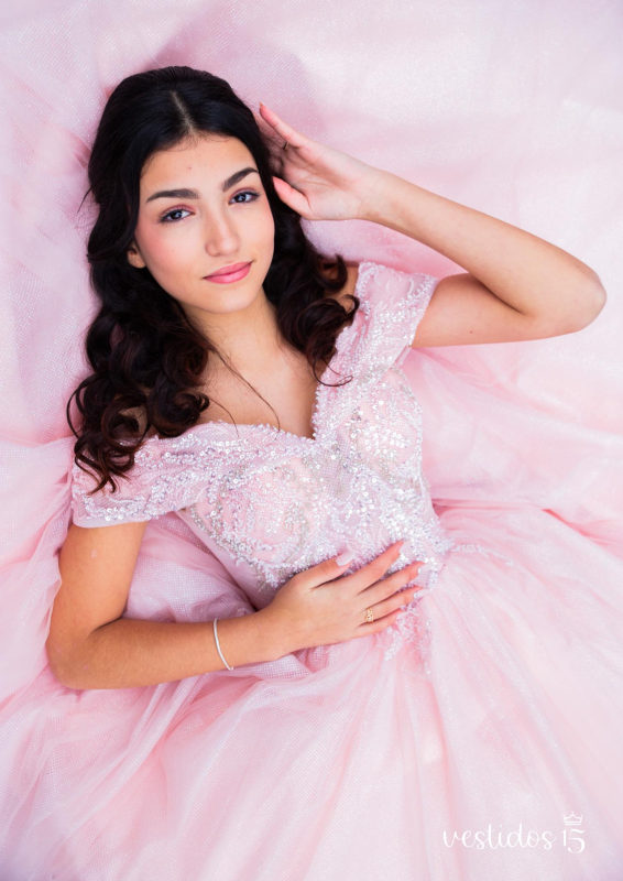 Colores de vestidos de 15 años y su significado: elige el que represente tu personalidad Colores de vestidos de 15 años y su significado: elige el que represente tu personalidad