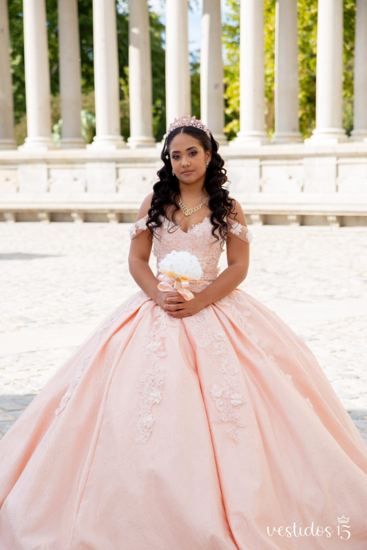 Vestidos de 15 Años Verde vs Rosa: 8 ideas de looks inolvidables para tu gran día