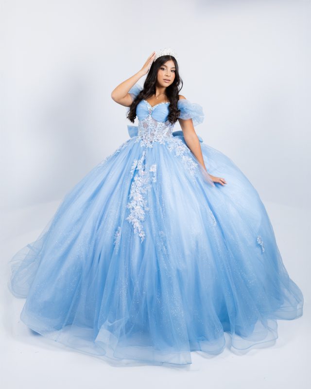 7 vestidos de 15 años en color azul: tendencias 2026