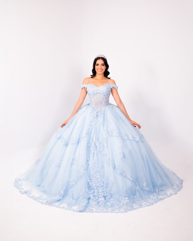 7 vestidos de 15 años en color azul: tendencias 2026