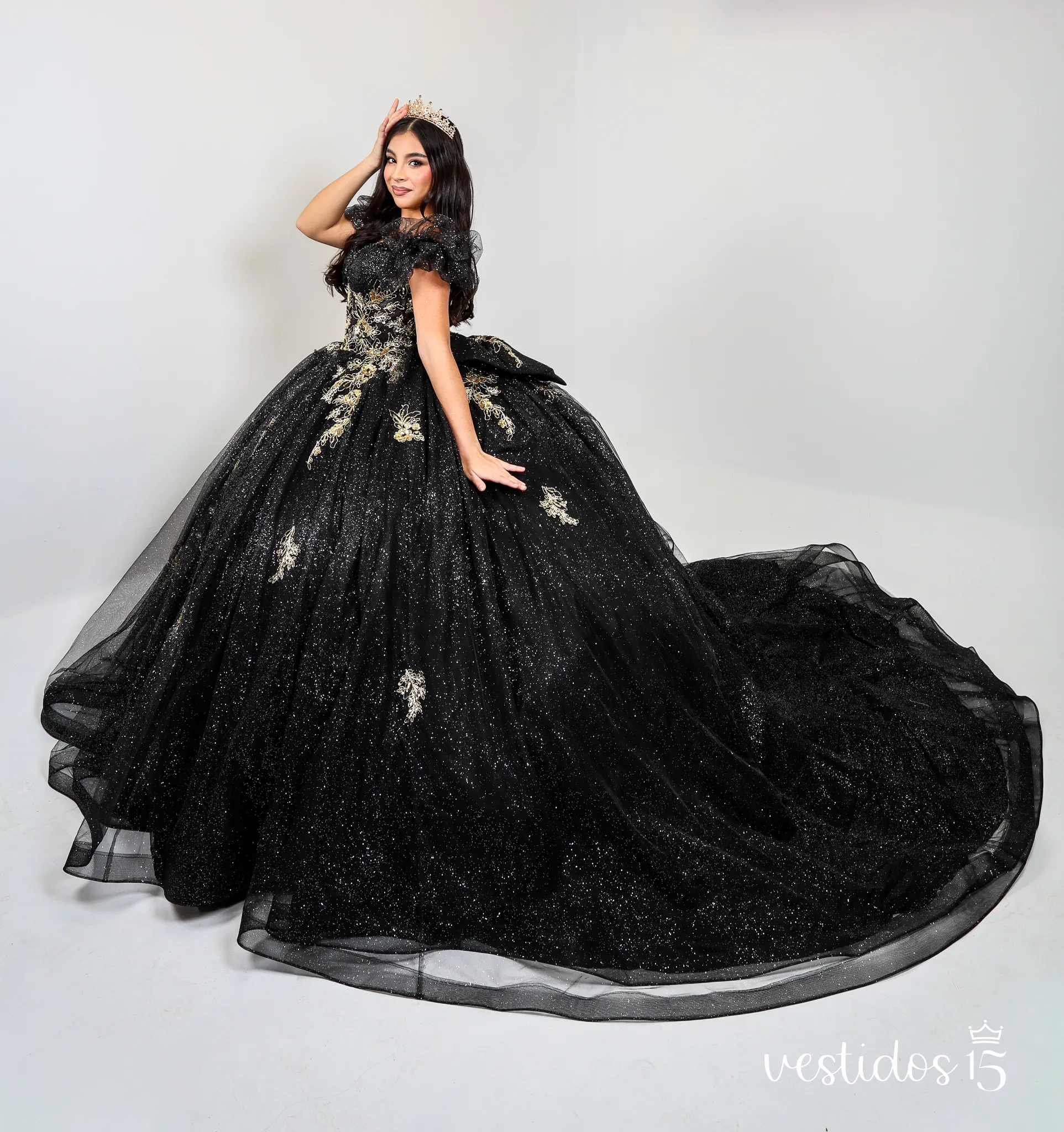 Vestido 15 negro campanita de alta calidad en Vestidos15