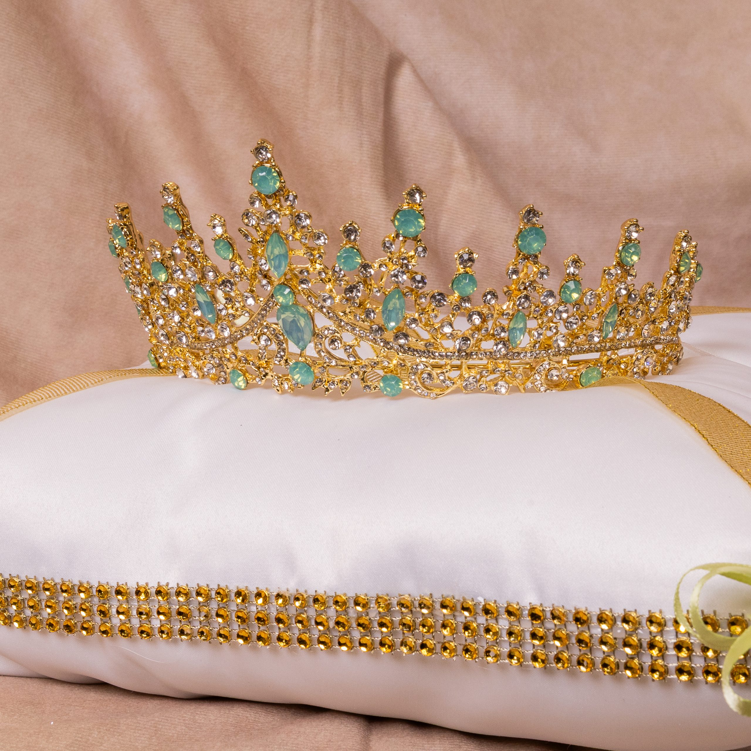 Coronas, Tiaras y Collares