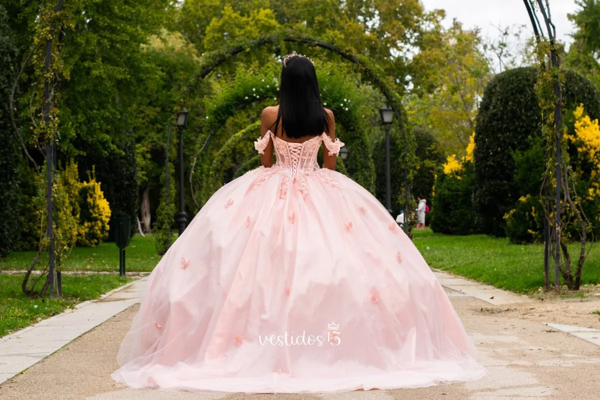 Vestido de 15 años Mariposa Rosa - Imagen 6