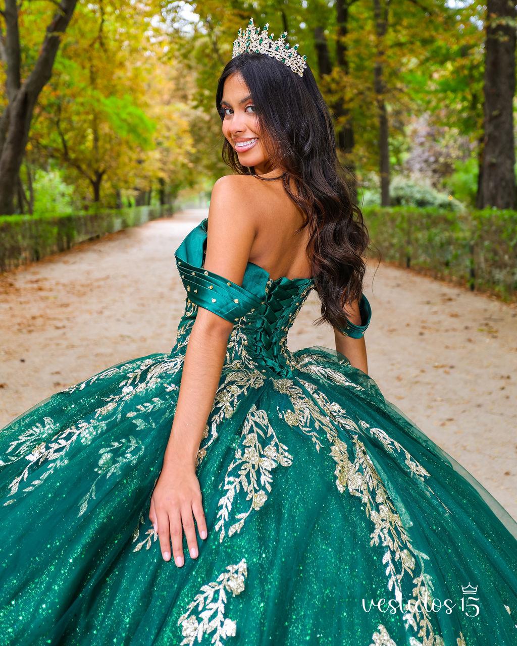 Vestido de 15 años Danna Verde con Dorado