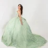 quinceañera con vestido verde