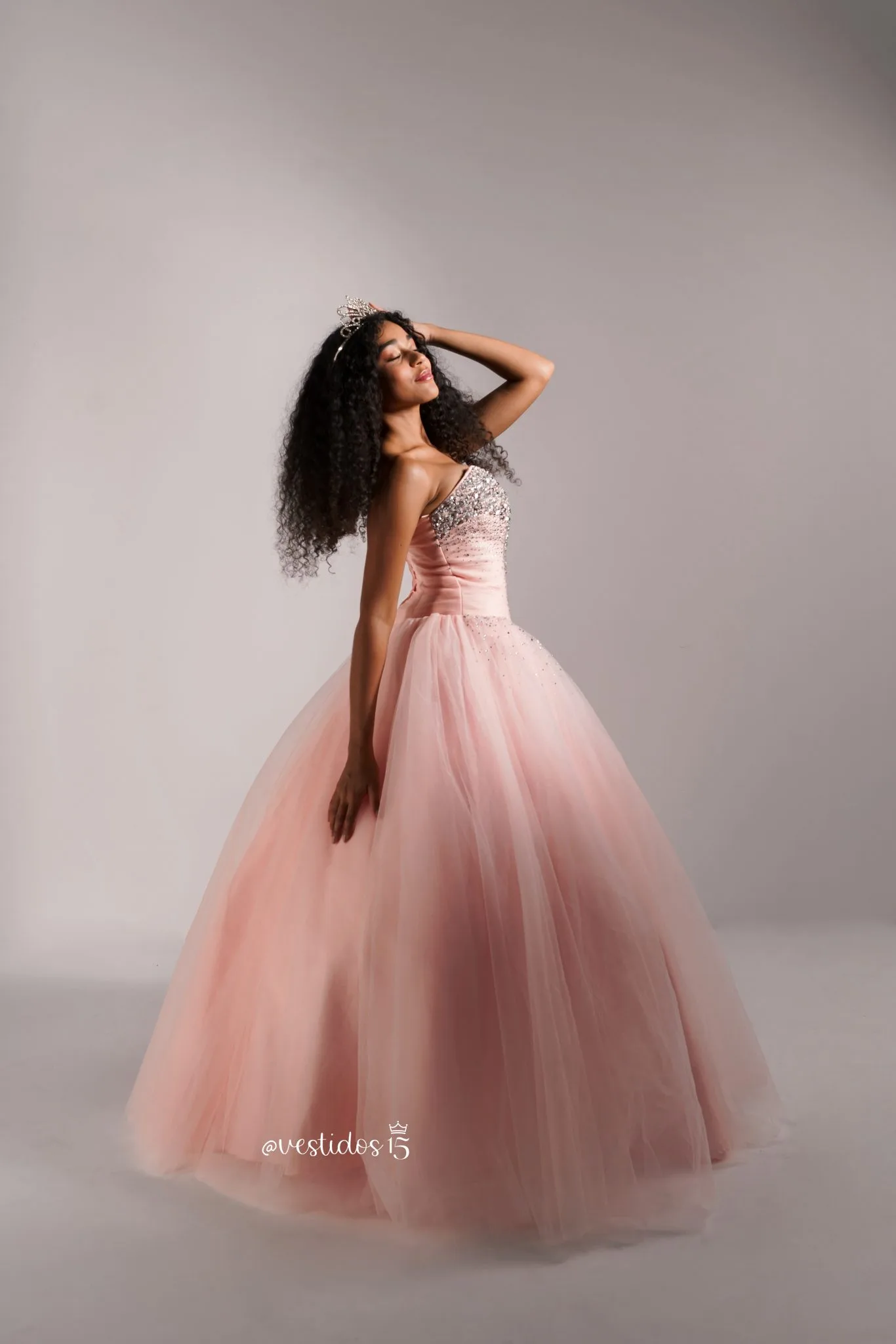Vestido pedreria rosa — diseño exclusivo en Vestidos15