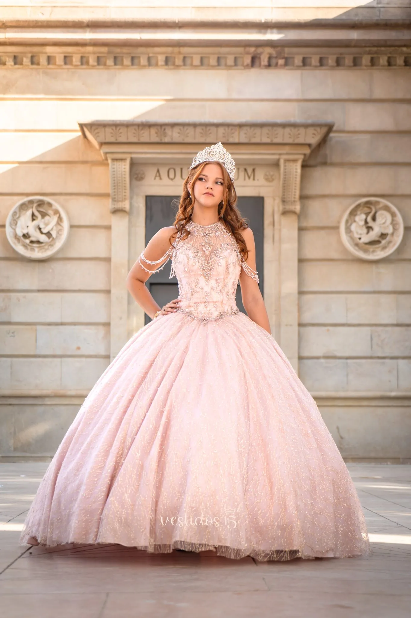 Vestido rosa leyre de Vestidos15 — calidad y estilo para ocasiones especiales
