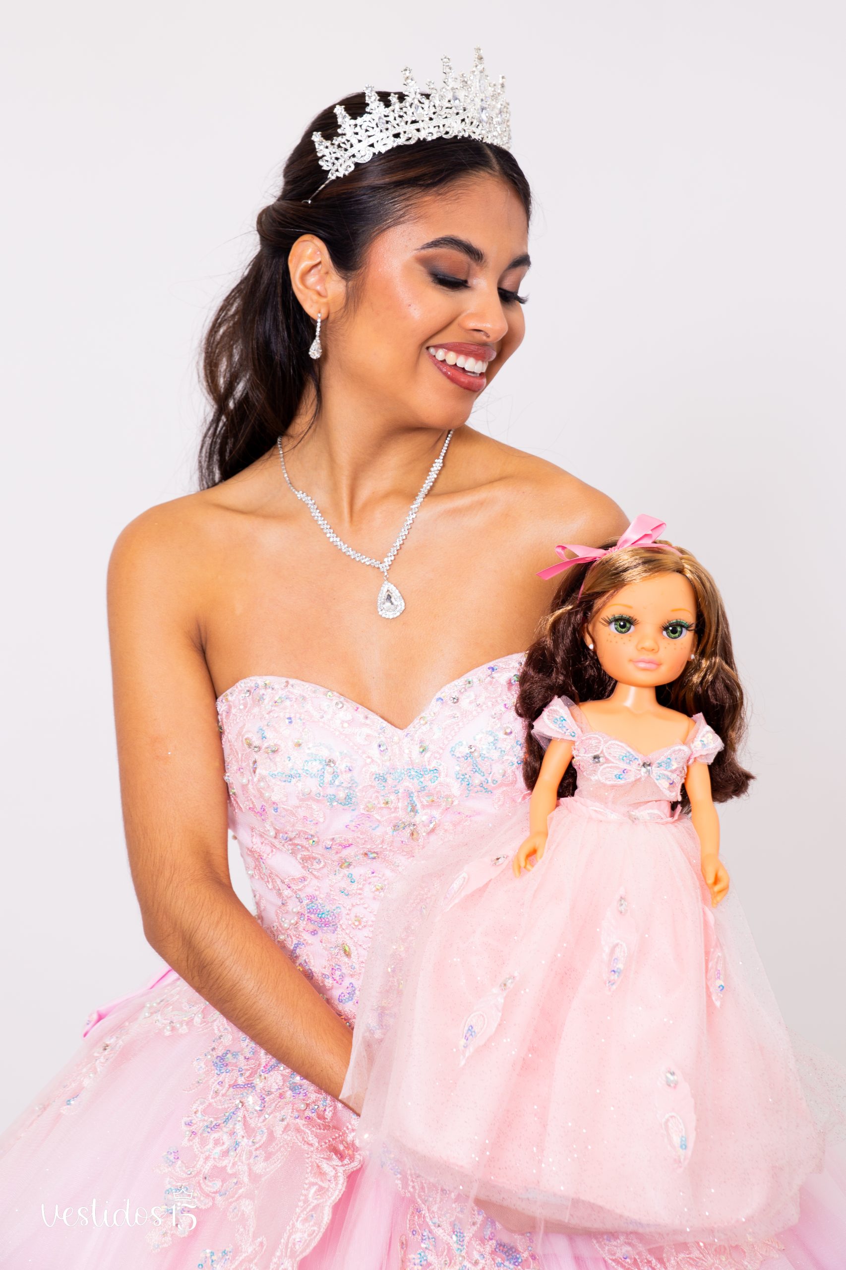 Muñeca Quinceañera Rosa