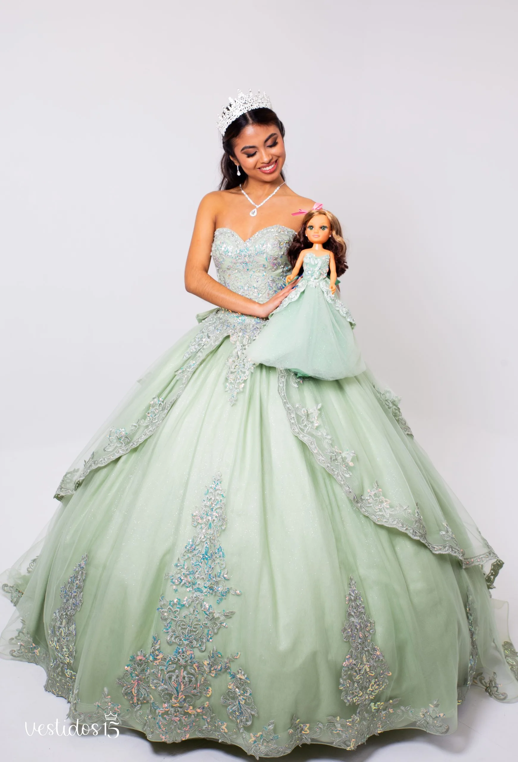 Alternative view of Muñeca Quinceañera