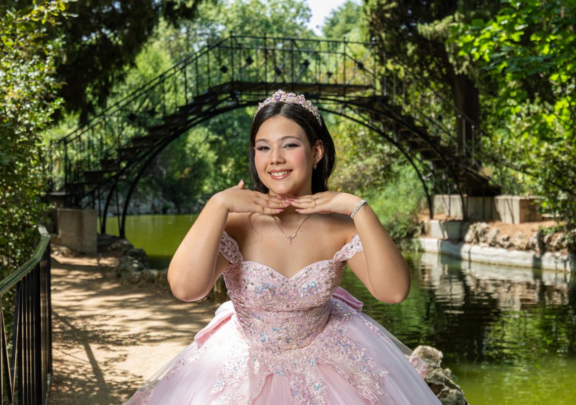 Sesión de fotos de 15 años: vive una experiencia de princesa con tu vestido de quinceañera 👑 Sesión de fotos de 15 años: vive una experiencia de princesa con tu vestido de quinceañera 👑